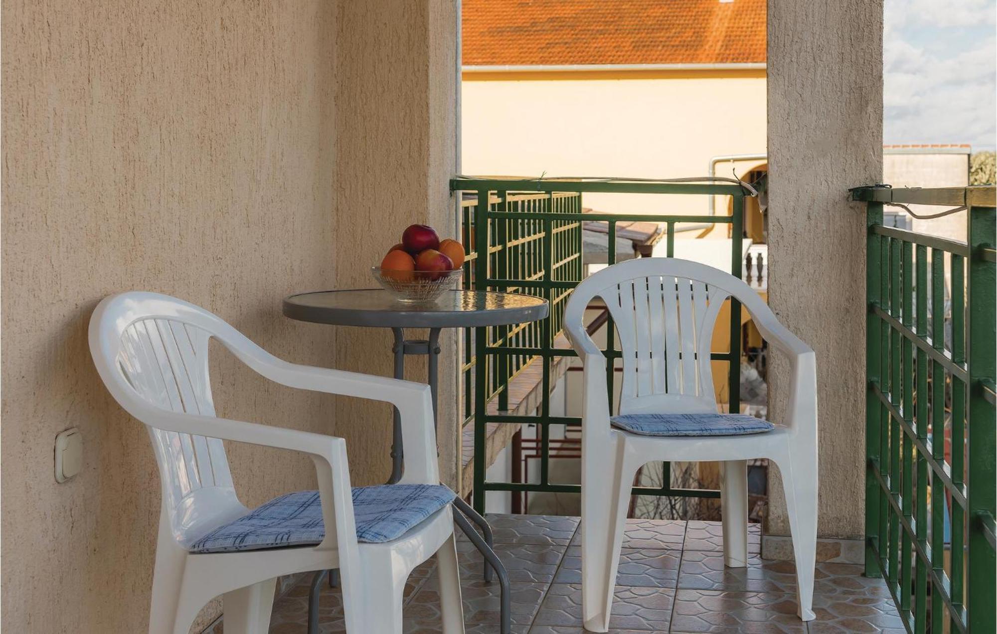 Beautiful Apartment In Raslina With Wifi Exterior foto