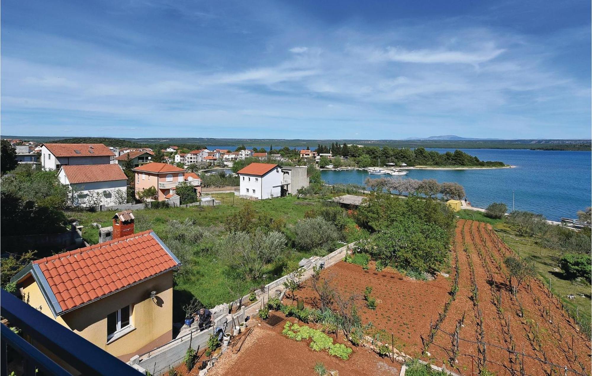 Beautiful Apartment In Raslina With Wifi Exterior foto
